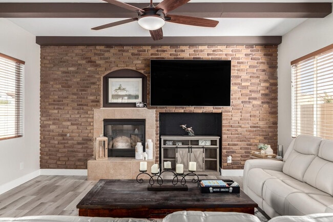 Building Photo - 3084 E Capricorn Way