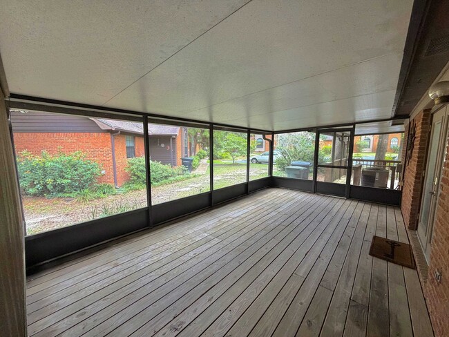 Building Photo - 4424 Stratfordshire Ct