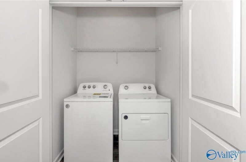 Building Photo - 217 Bay Pine Dr