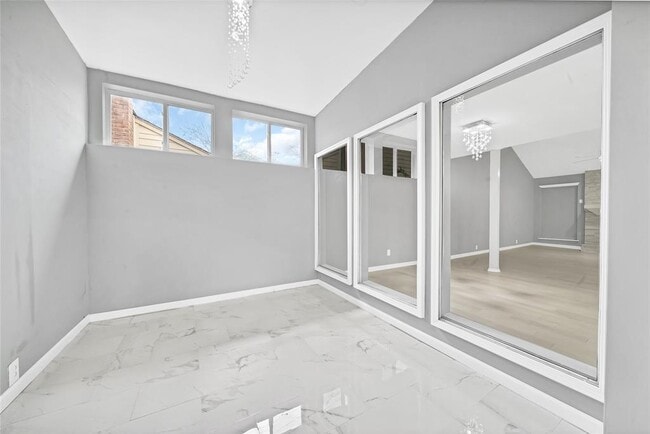 Building Photo - 803 Chateau Pl