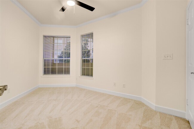 Building Photo - 2111 Welch St