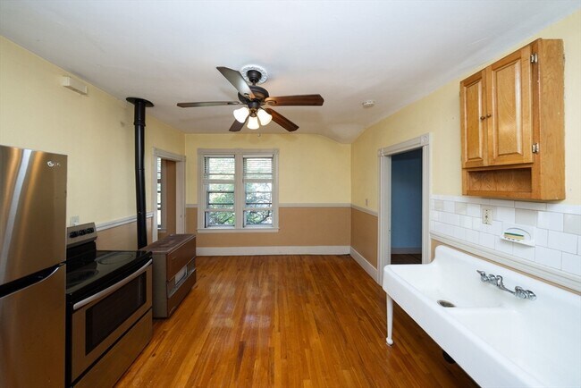 Building Photo - 35 Tirrell St