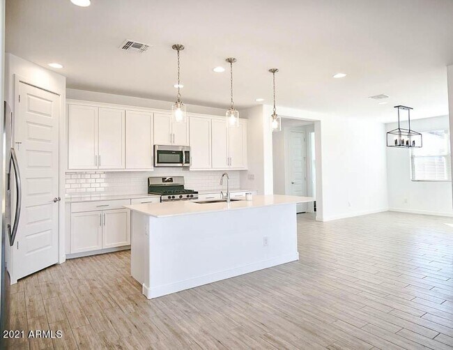 Building Photo - 18780 W Cortez St