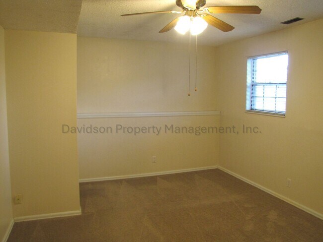 Building Photo - Great 4 Bedroom House in North Colorado Springs