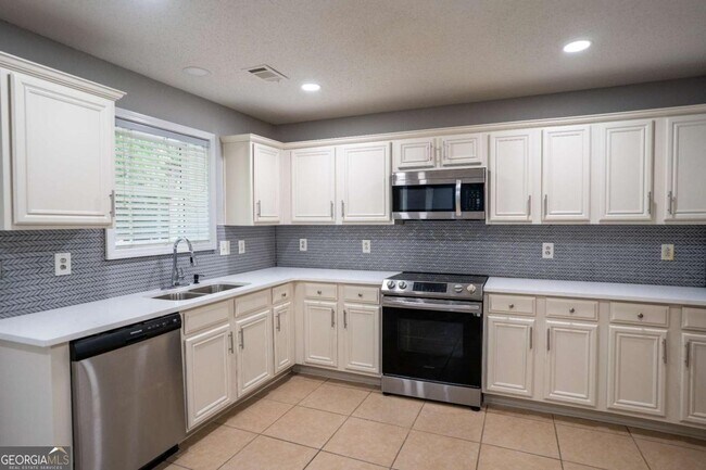 Building Photo - 3243 Newtons Crest Cir