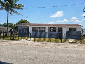 Building Photo - 1102 NW 100th Terrace