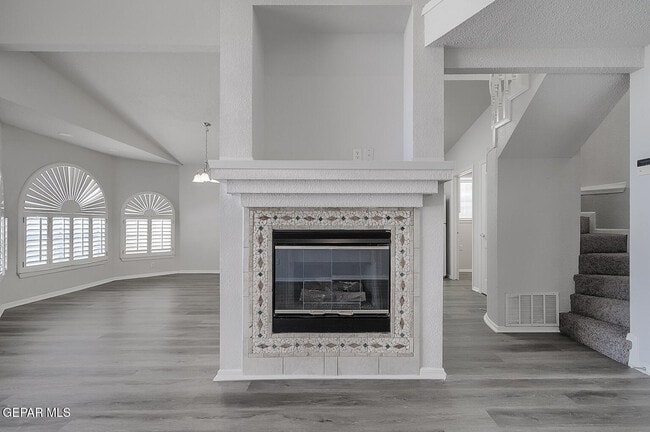 Building Photo - 1549 Via Appia St