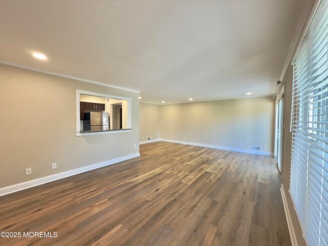 Building Photo - 79 Greenwood Dr