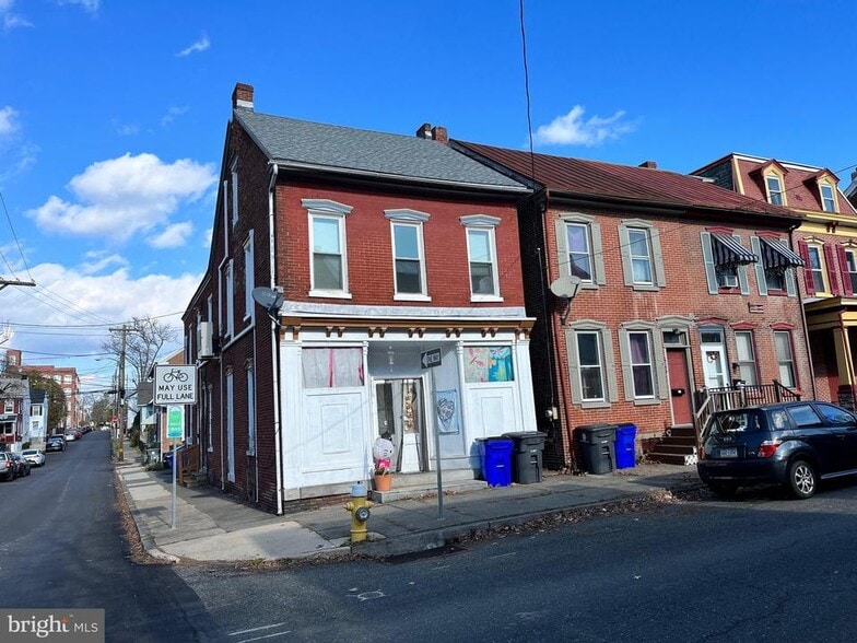 Primary Photo - 343 Chestnut St