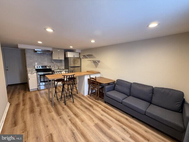 Building Photo - 10838 Lockart Ct