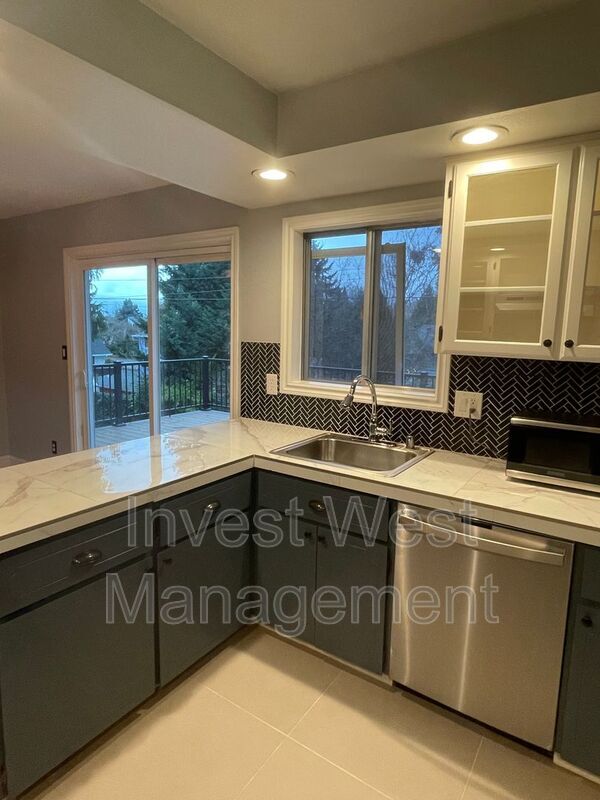 Building Photo - 2214 NE 89th St