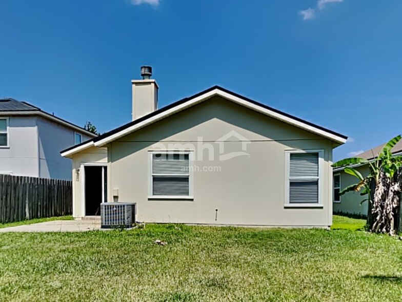 Building Photo - 1941 Longneedle Lane