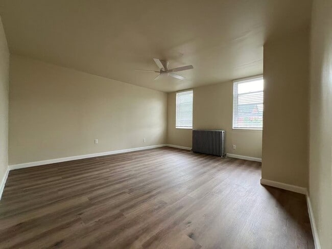 Building Photo - 39 S 13th St