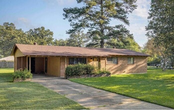 Building Photo - 207 Monroe Dr