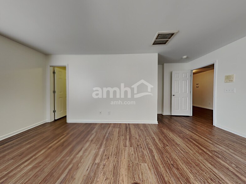 Building Photo - 10 Oakville Ct