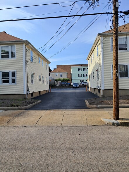 1 bedroom - 81 Warren Ave