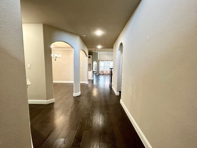 Building Photo - 1400 Via Toscana Ln