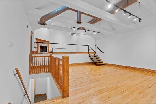 Building Photo - 2239 N Clybourn Ave