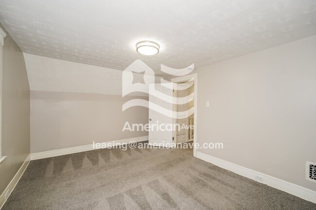 Building Photo - 2117 W 85th St