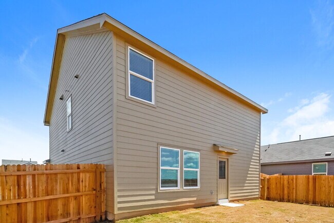 Building Photo - 2412 Lake Hls