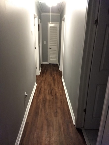 Building Photo - 225 Circle Dr