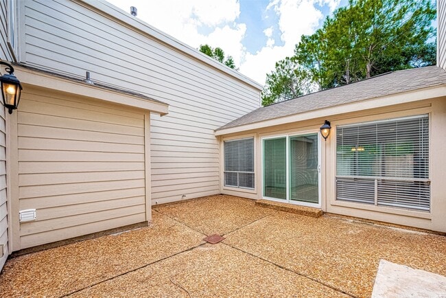Building Photo - 1623 Cherry Ridge Dr
