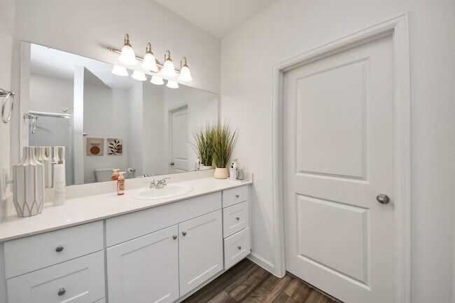 Building Photo - Malta Trace Drive, Rosharon, TX 77583 - 4 BR 2 BA single-family home