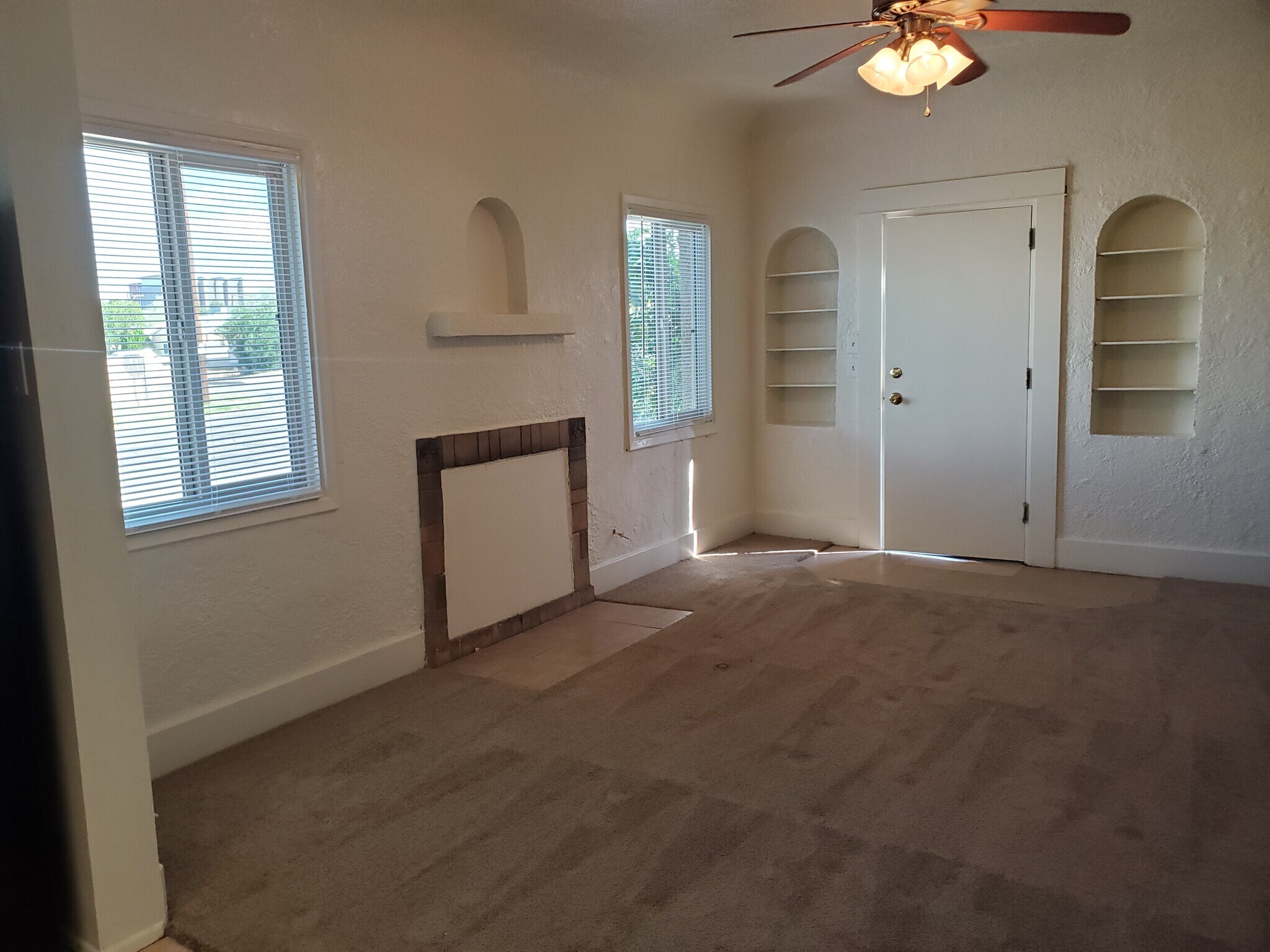 Too cute - 1141 E Elm St