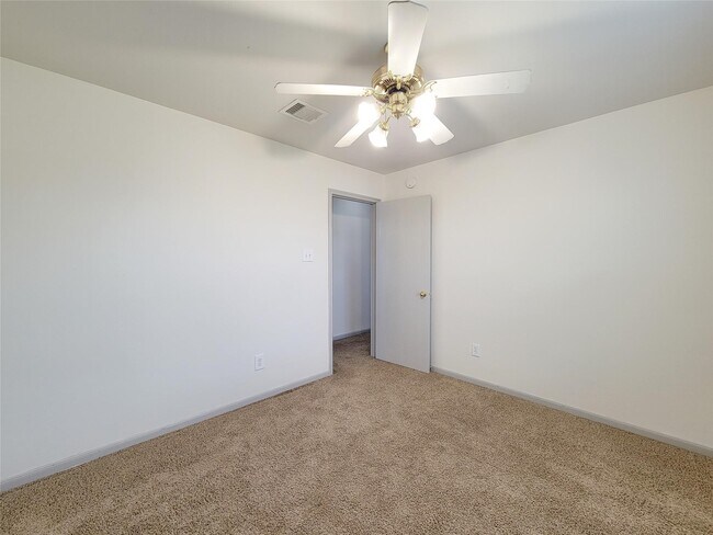 Building Photo - 19022 Yellow Thrush Dr