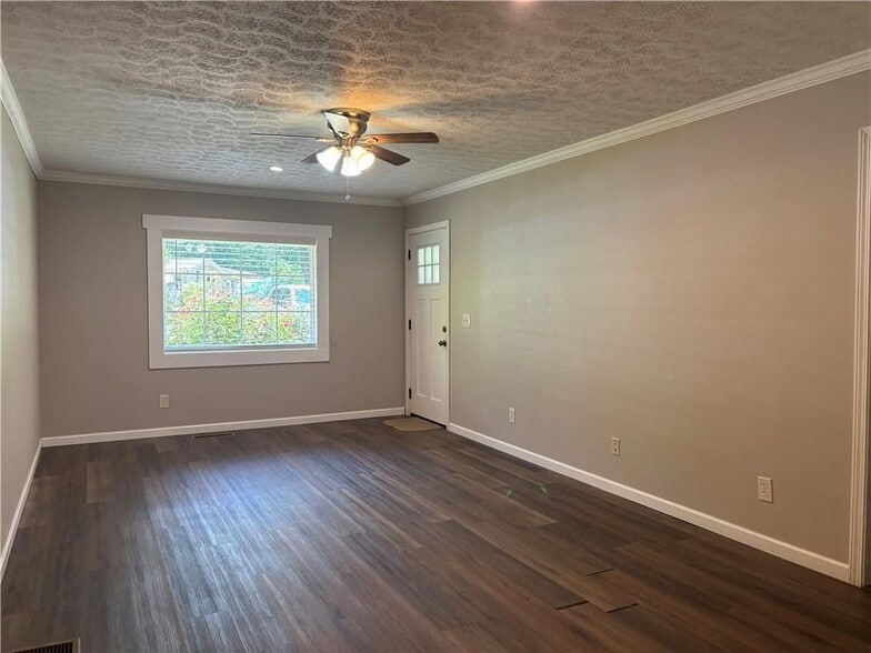Building Photo - 152 Fields Landing Dr