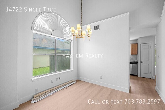 Building Photo - 14722 Single Trce