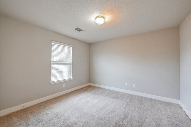 Building Photo - 7603 Chalk Hill