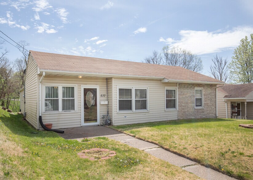 Building Photo - 537 23rd St