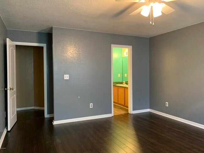 Building Photo - 207 Beaumont Heights