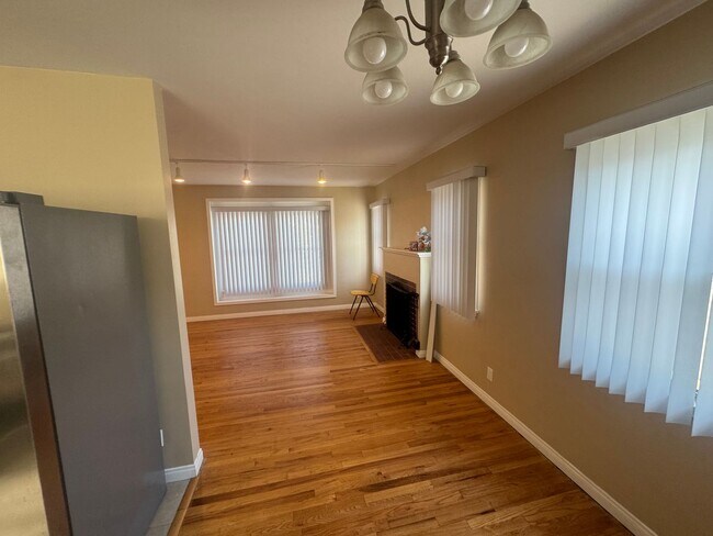 Building Photo - Beautiful 3 bedroom North Hollywood Home