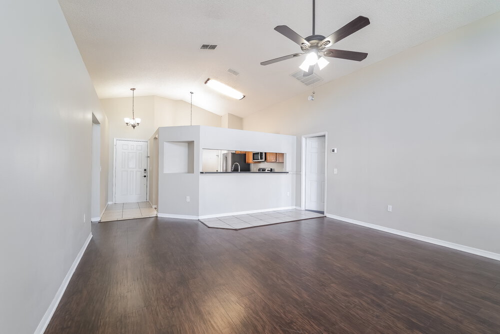 Building Photo - 931 Rivecon Ave