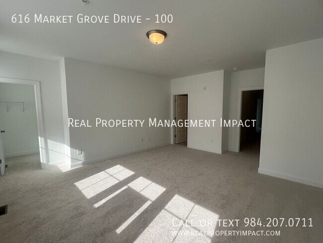 Building Photo - 616 Mkt Grv Dr