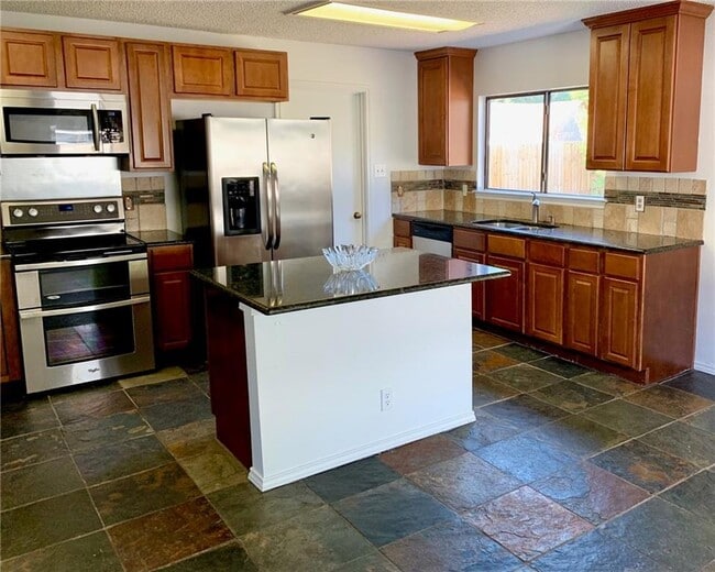 Building Photo - 2907 Donnell Dr