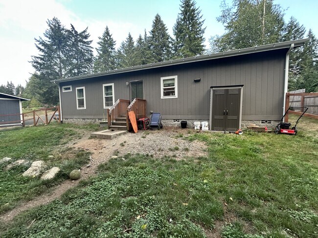 Building Photo - 571 E Timberlake Dr