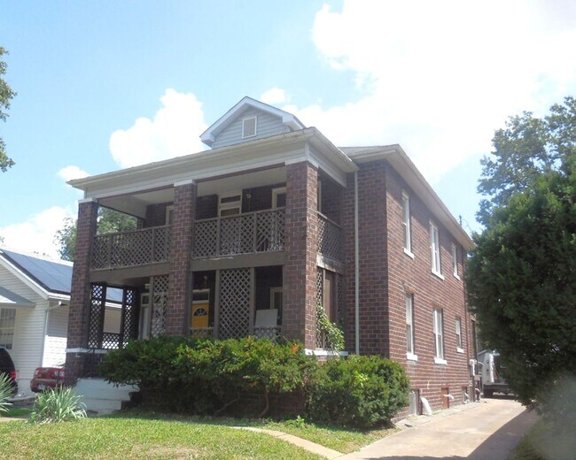 Primary Photo - 2406 State St