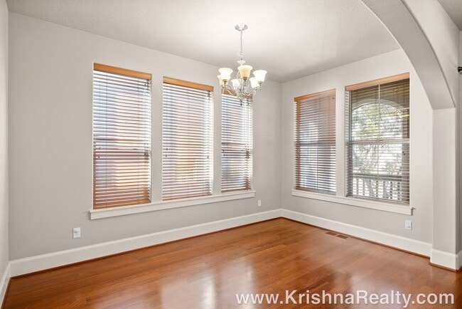 Building Photo - Spectacular 4 Bed | 2.5 Bath Single-Family Home | Quiet Haydon Highlands Neighborhood | Amazing L...
