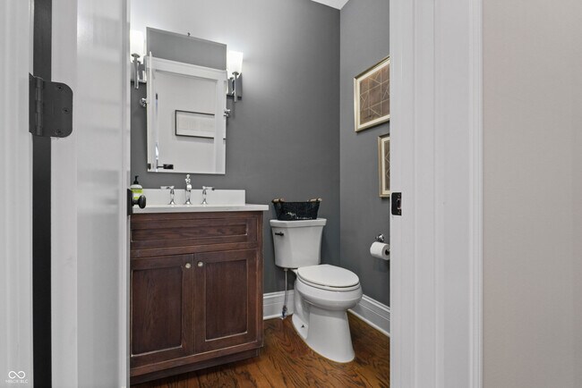 Building Photo - 1210 Golden Hill Dr