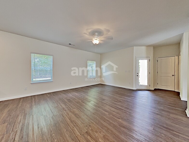 Building Photo - 505 Camp dr