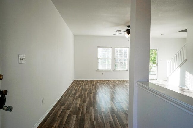 Building Photo - 801 Cisco Valley Cv