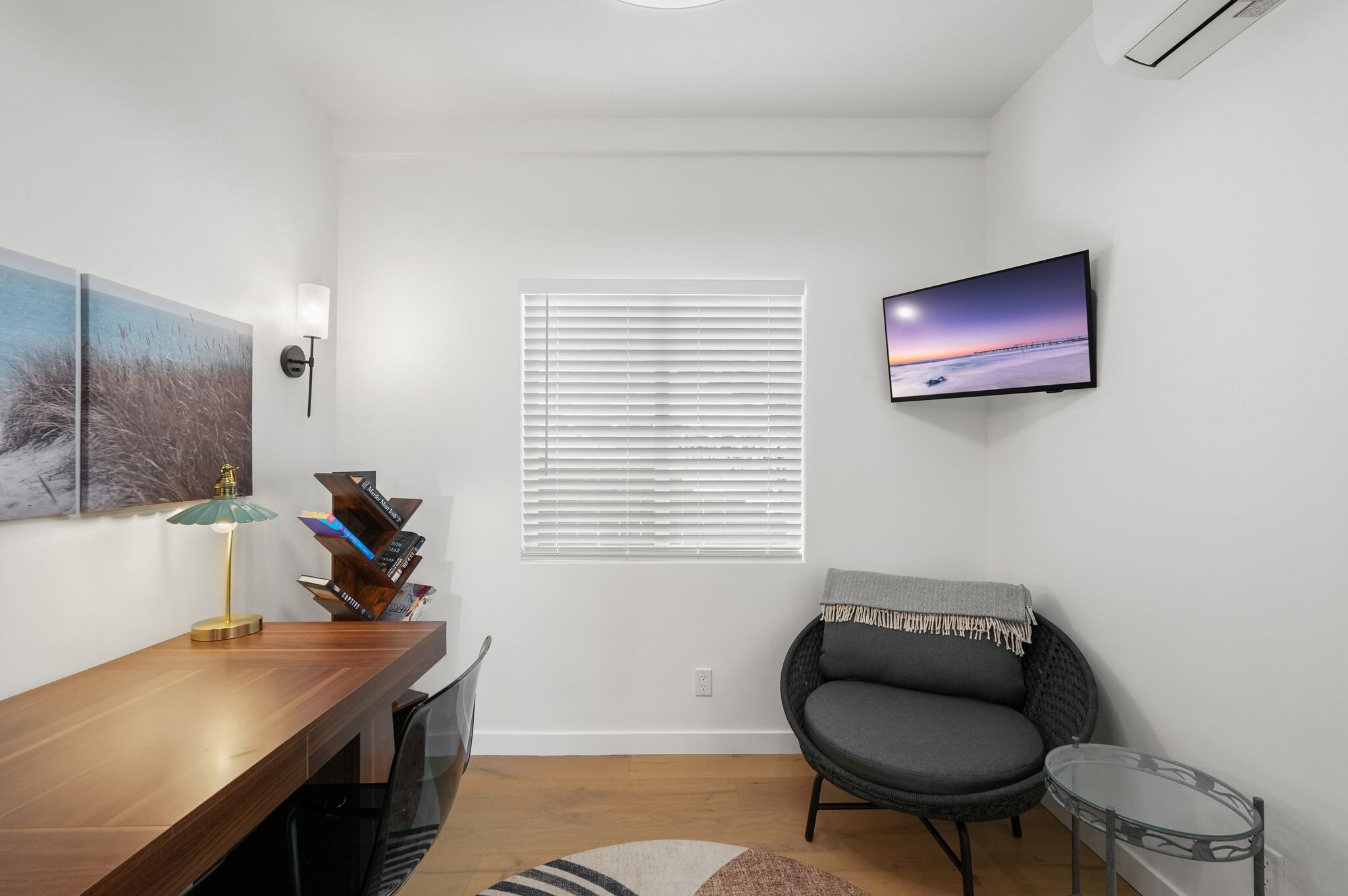 Building Photo - 2258 Helios Dr