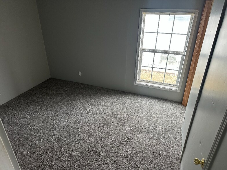 Building Photo - 458 Plaza Ave