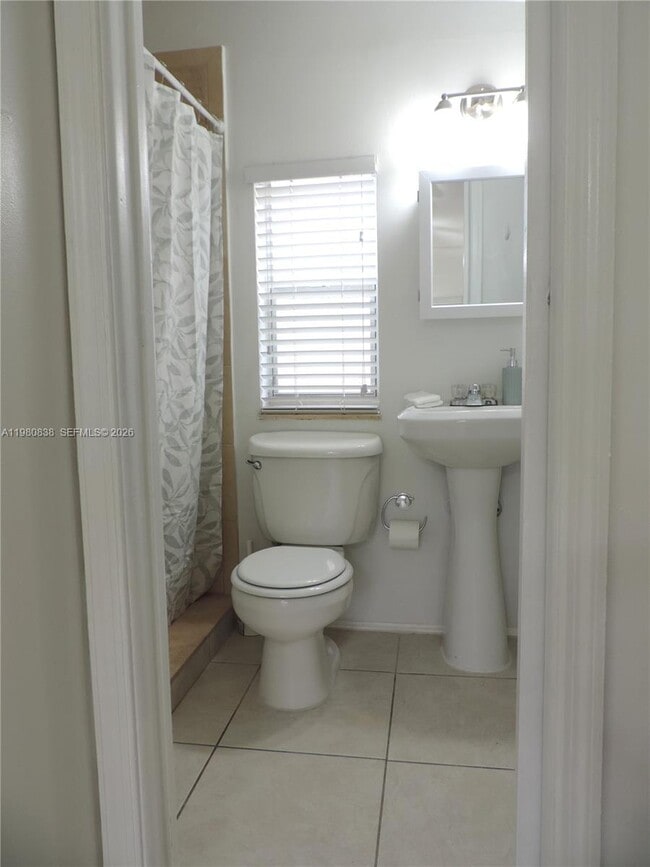 Building Photo - 3134 SW 25th Ter