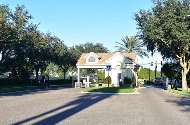 Building Photo - New Listing in Land O'Lakes