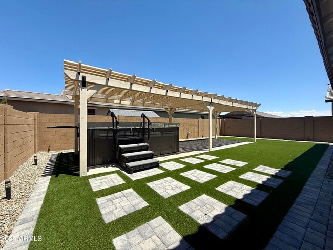 Building Photo - 3266 E Wild Dr