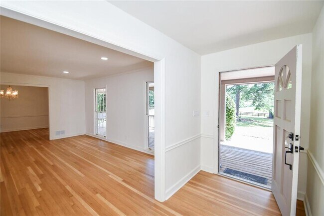 Building Photo - 17040 Birmingham Rd